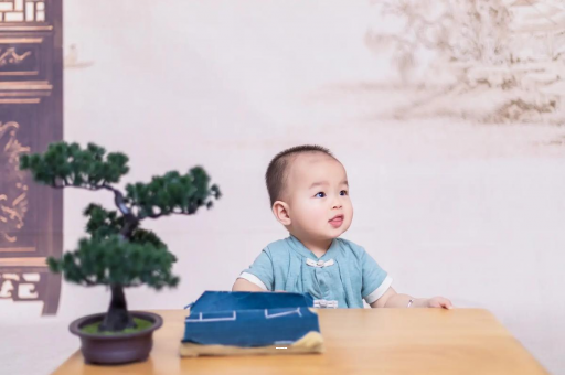 广州借卵试管代怀包男孩宝宝吐黄水是怎么回事 广州借卵试管代怀包男孩宝宝吐黄水是怎么回事